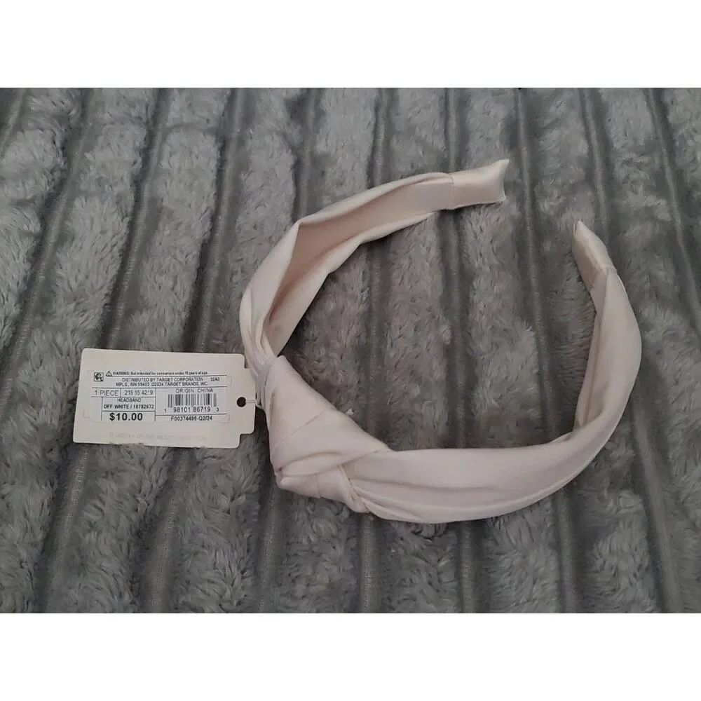 The Unbranded Brand large lot
